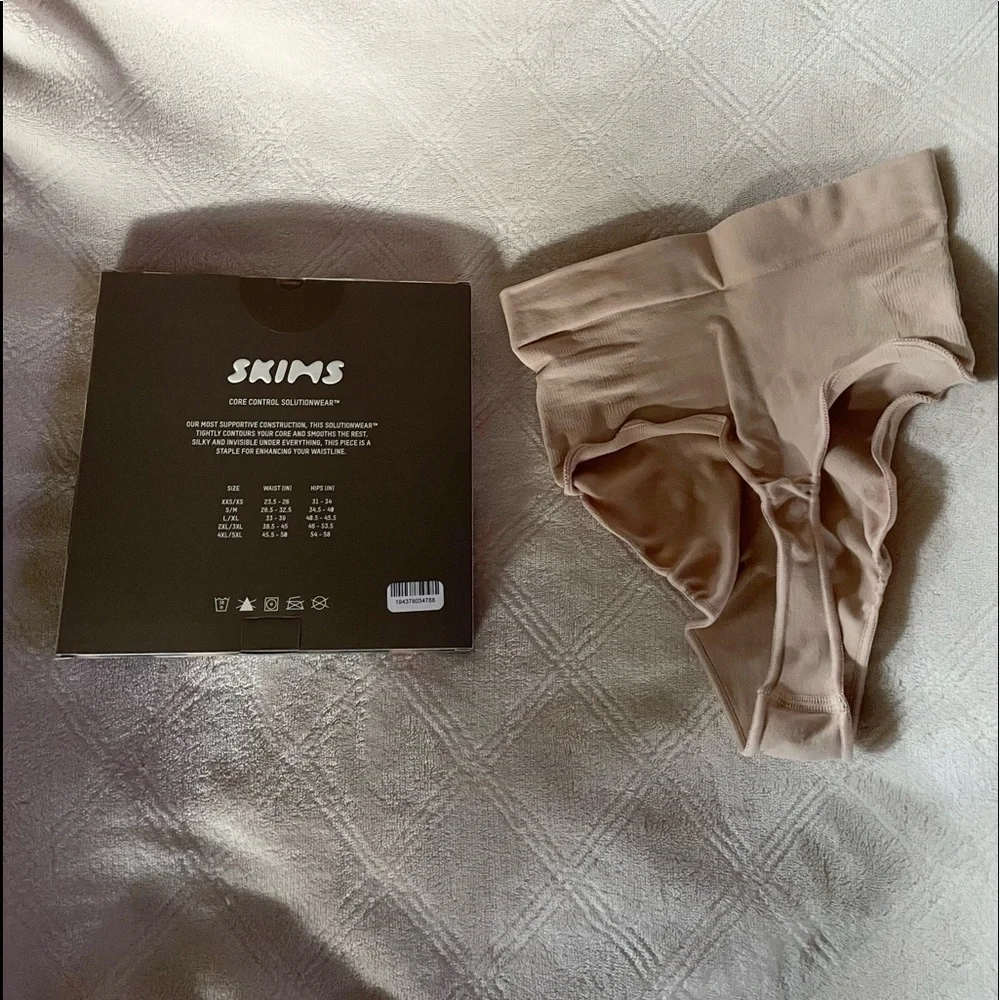 Skims - Picture 2 of 2